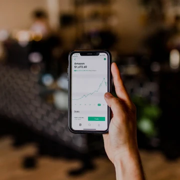 how to build a custom trading website design
