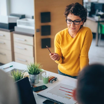 how to market a crowdfunding platform best strategies-min